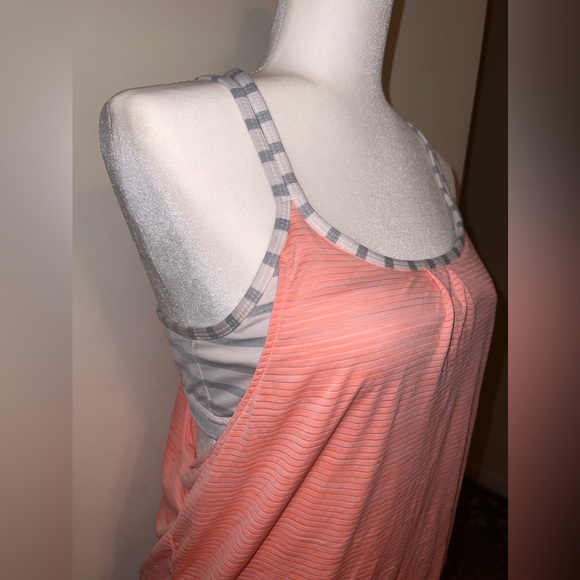 Athleta Tank Top w/ Attached Sports Bra - Picture 3 of 6